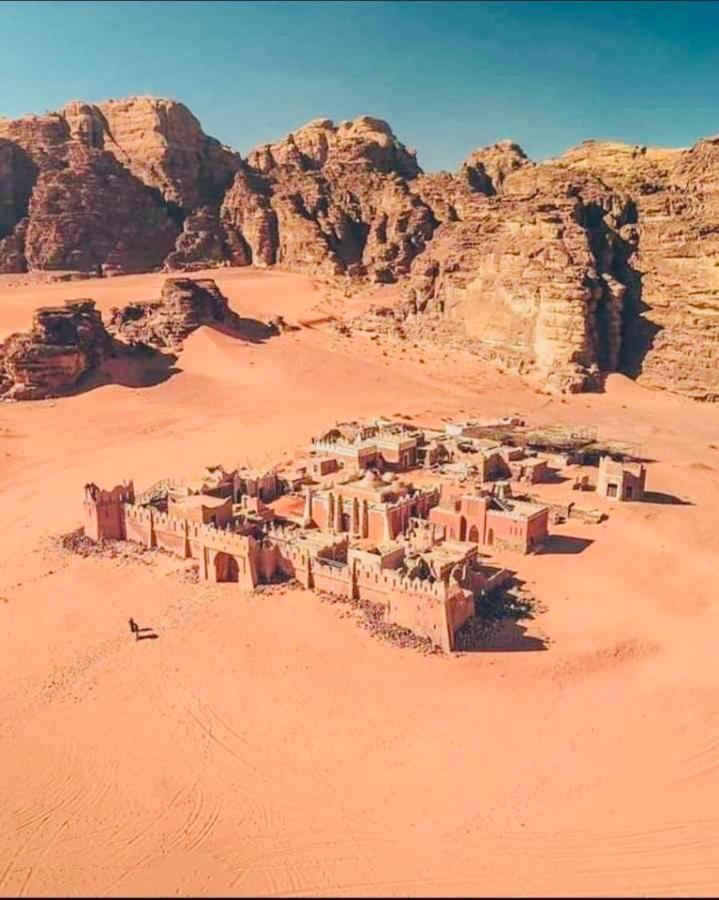 Wadi Rum Eagle Luxury Camp Buitenkant foto
