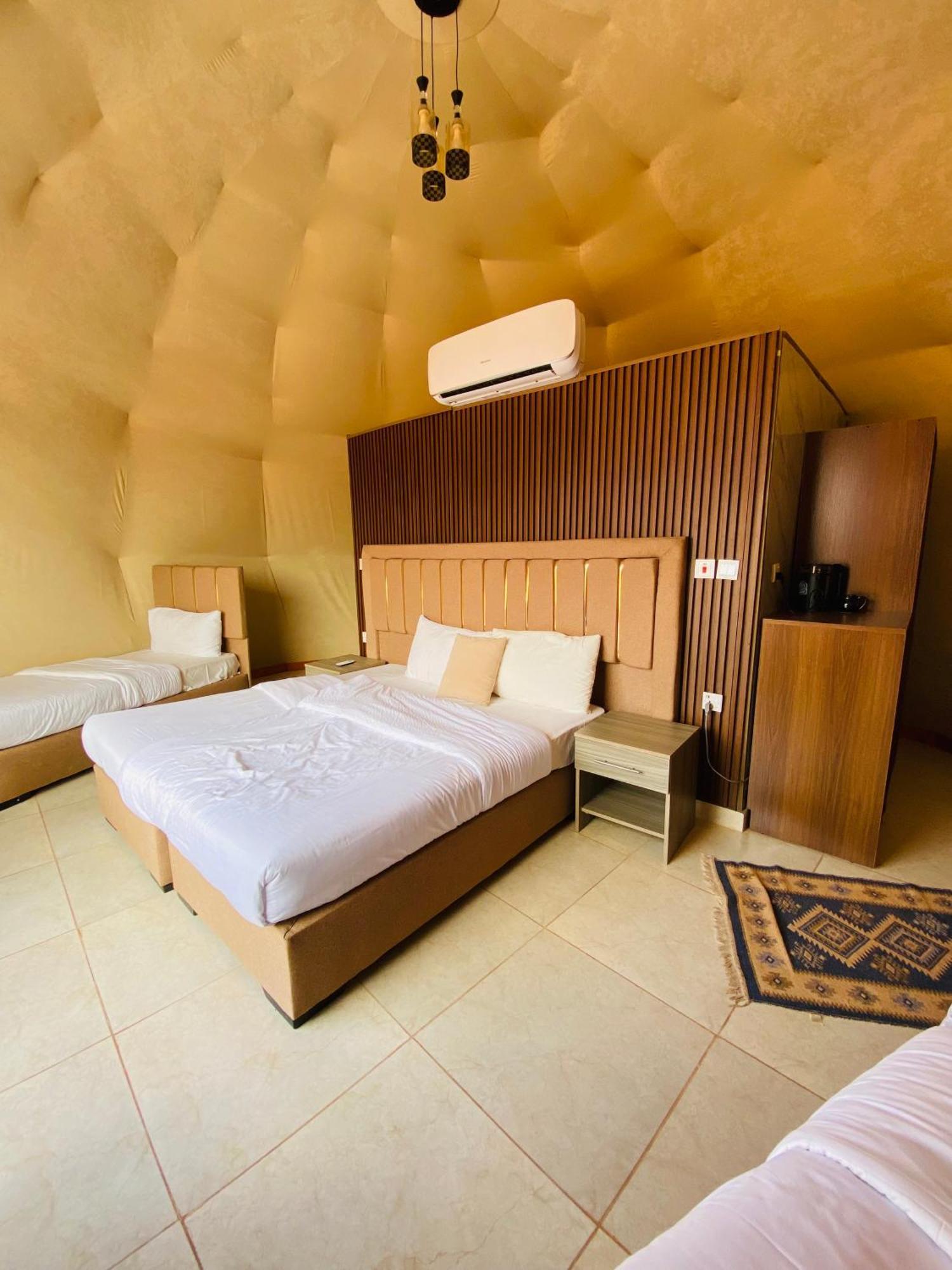 Wadi Rum Eagle Luxury Camp Buitenkant foto